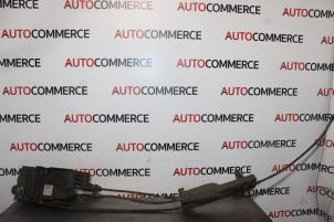 Gebruikte Handrem motor Renault Scénic II (JM) 1.6 16V Prijs op aanvraag aangeboden door Autocommerce