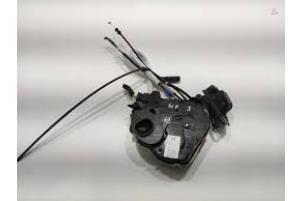 Nieuwe Slotmechaniek achterdeur Bus-Bestel Peugeot Expert (V1/VA/VB/VE/VF/VT/VY) 1.6 Blue HDi 120 Prijs € 139,15 Inclusief btw aangeboden door Autocommerce