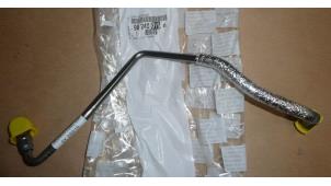 Nieuwe Oliedruk Leiding Peugeot 208 I (CA/CC/CK/CL) 1.6 16V THP 155 Prijs € 90,75 Inclusief btw aangeboden door Autocommerce