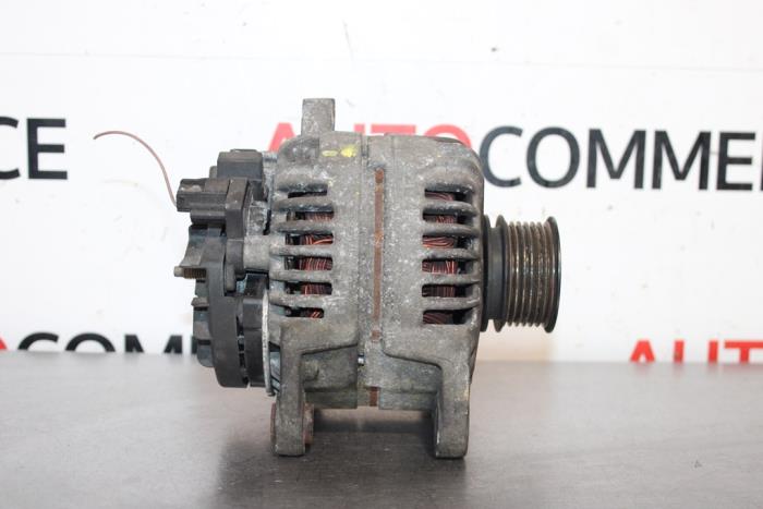 Gebruikte Alternator Renault Clio III (BR/CR) 1.4 16V Prijs € 50,00 Margeregeling aangeboden door Autocommerce