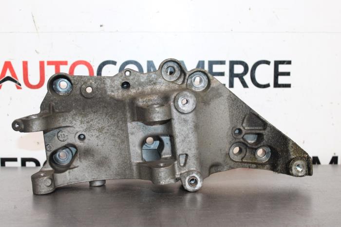 Gebruikte Dynamosteun boven Peugeot 207/207+ (WA/WC/WM) 1.4 Prijs € 30,00 Margeregeling aangeboden door Autocommerce