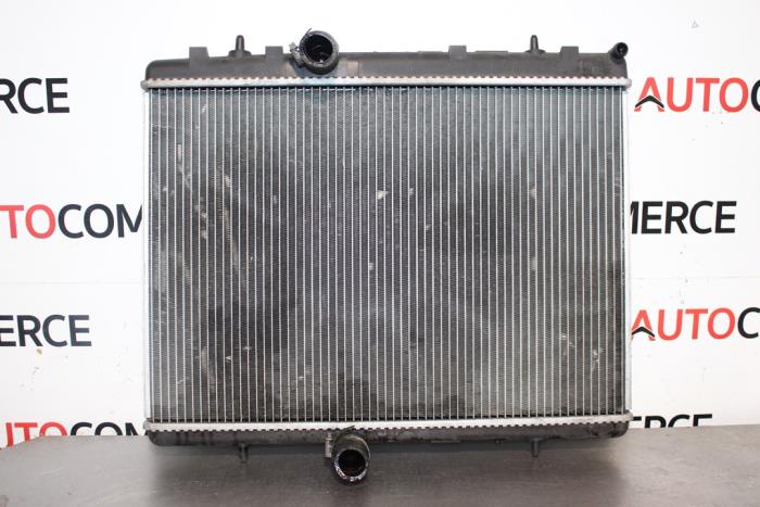 Gebruikte Radiateur Peugeot 308 (4A/C) 1.4 VTI 16V Prijs € 30,00 Margeregeling aangeboden door Autocommerce