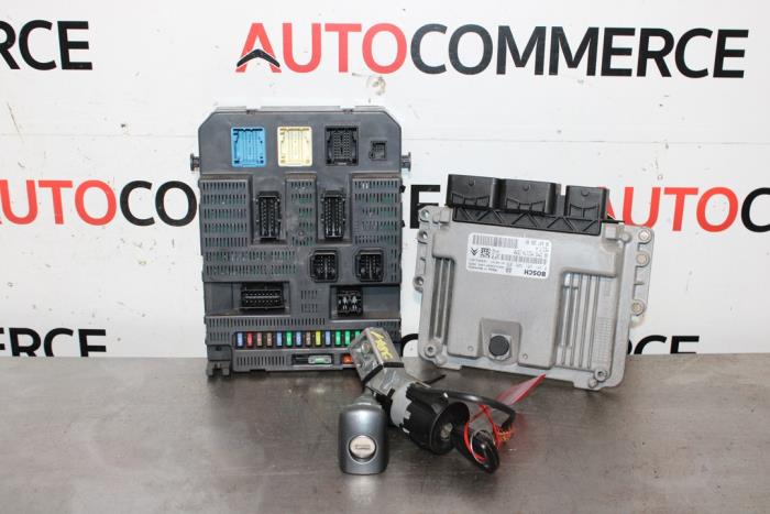 Gebruikte Computer Motormanagement Peugeot 308 (4A/C) 1.6 16V THP 150 Prijs € 250,00 Margeregeling aangeboden door Autocommerce