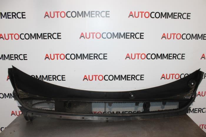 Gebruikte Paravan Peugeot 308 (L3/L8/LB/LH/LP) 1.2 12V e-THP PureTech 110 Prijs op aanvraag aangeboden door Autocommerce