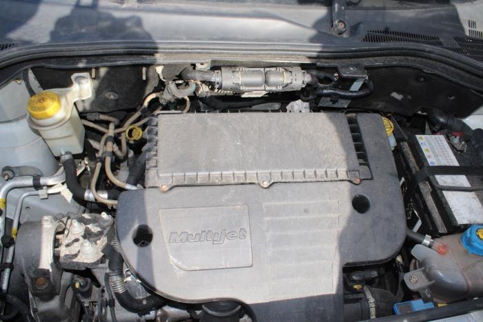 Gebruikte Motor Fiat Fiorino (225) 1.3 JTD 16V Multijet Prijs € 500,00 Margeregeling aangeboden door Autocommerce