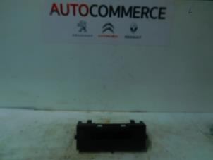 Gebruikte Display Interieur Renault Kangoo Express (FW) 1.5 dCi 85 Prijs € 35,00 Margeregeling aangeboden door Autocommerce