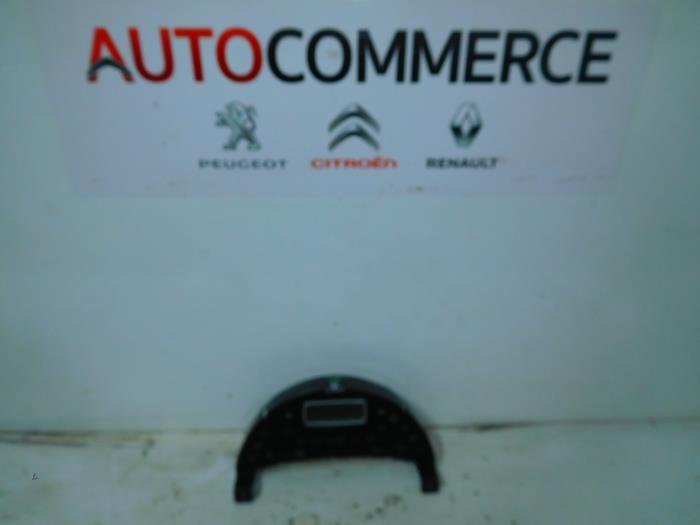 Gebruikte Display Interieur Peugeot 807 2.2 16V Prijs € 30,00 Margeregeling aangeboden door Autocommerce