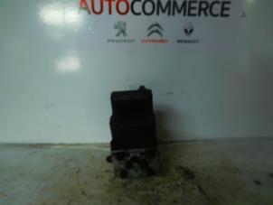 Gebruikte ABS Pomp Renault Kangoo (KC) 1.2 Prijs € 20,00 Margeregeling aangeboden door Autocommerce