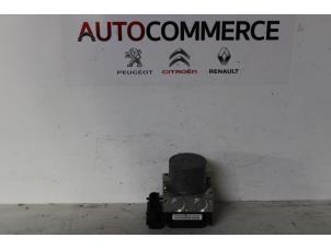 Gebruikte ABS Pomp Renault Megane II Grandtour (KM) 1.5 dCi 80 Prijs € 25,00 Margeregeling aangeboden door Autocommerce