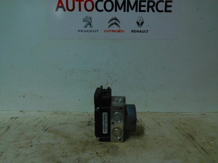 Gebruikte ABS Pomp Renault Scénic II (JM) 1.5 dCi 85 Prijs € 30,00 Margeregeling aangeboden door Autocommerce