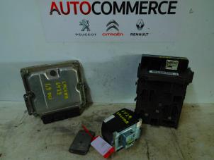 Gebruikte Computer Motormanagement Renault Laguna II (BG) 1.9 dCi 100 Prijs € 125,00 Margeregeling aangeboden door Autocommerce