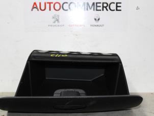 Gebruikte Dashboardkastje Renault Clio IV Estate/Grandtour (7R) 1.5 Energy dCi 90 FAP Prijs € 20,00 Margeregeling aangeboden door Autocommerce