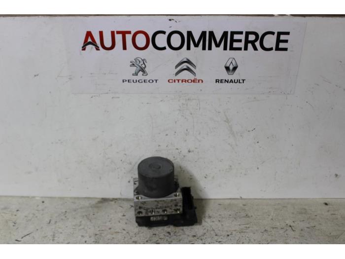 Gebruikte ABS Pomp Renault Scénic II (JM) 1.6 16V Prijs € 25,00 Margeregeling aangeboden door Autocommerce