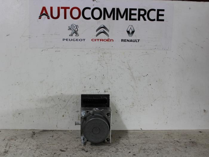 Gebruikte ABS Pomp Renault Modus/Grand Modus (JP) 1.5 dCi 105 FAP Prijs € 40,00 Margeregeling aangeboden door Autocommerce