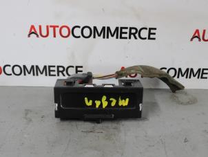 Gebruikte Display Interieur Renault Megane II (BM/CM) 1.6 16V Prijs € 15,00 Margeregeling aangeboden door Autocommerce