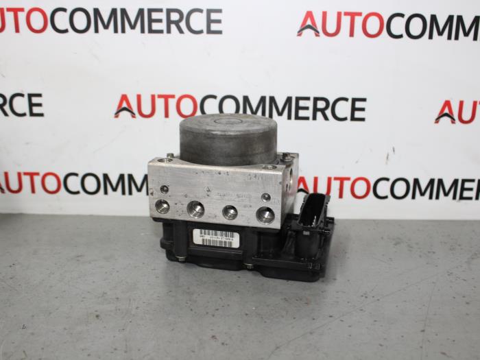 Gebruikte ABS Pomp Renault Scénic II (JM) 1.5 dCi 85 Prijs € 30,00 Margeregeling aangeboden door Autocommerce