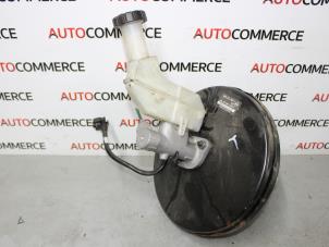Gebruikte Rembekrachtiger Renault Clio III (SR) 1.5 dCi 70 Prijs € 35,00 Margeregeling aangeboden door Autocommerce
