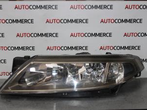 Gebruikte Koplamp links Renault Laguna Prijs op aanvraag aangeboden door Autocommerce