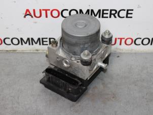 Gebruikte ABS Pomp Renault Modus/Grand Modus (JP) 1.6 16V Prijs op aanvraag aangeboden door Autocommerce