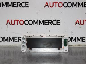 Gebruikte Display Interieur Renault Clio III (BR/CR) 1.5 dCi 70 Prijs € 20,00 Margeregeling aangeboden door Autocommerce