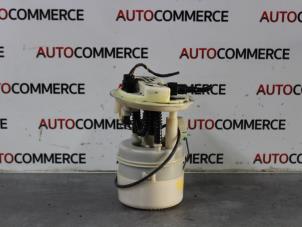 Gebruikte Benzinepomp Renault Twingo (C06) 1.2 16V Prijs op aanvraag aangeboden door Autocommerce