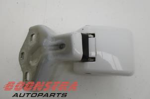 Gebruikte Scharnier deur rechts-achter Citroen Jumpy Prijs € 40,84 Inclusief btw aangeboden door Boonstra Autoparts
