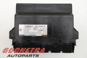 Gebruikte Deur module Ford C-Max (DXA) 1.6 TDCi 16V Prijs € 44,25 Margeregeling aangeboden door Boonstra Autoparts