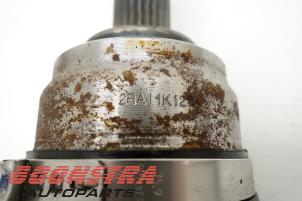 Gebruikte Cardanas rechts-voor (VWA) Mitsubishi Space Star (A0) 1.2 12V Prijs € 199,00 Margeregeling aangeboden door Boonstra Autoparts