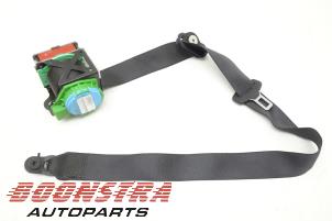 Gebruikte Veiligheidsgordel rechts-achter Aston Martin Diversen Prijs € 199,00 Margeregeling aangeboden door Boonstra Autoparts