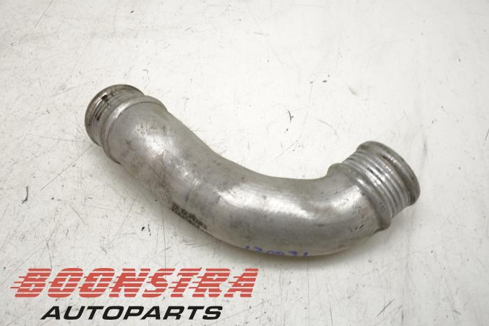 Gebruikte Intercooler Buis Volvo V40 (MV) 2.0 D3 20V Prijs € 24,95 Margeregeling aangeboden door Boonstra Autoparts