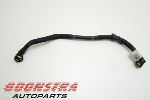 Gebruikte Leiding (diversen) Ferrari California 4.3 V8 32V Prijs € 49,00 Margeregeling aangeboden door Boonstra Autoparts