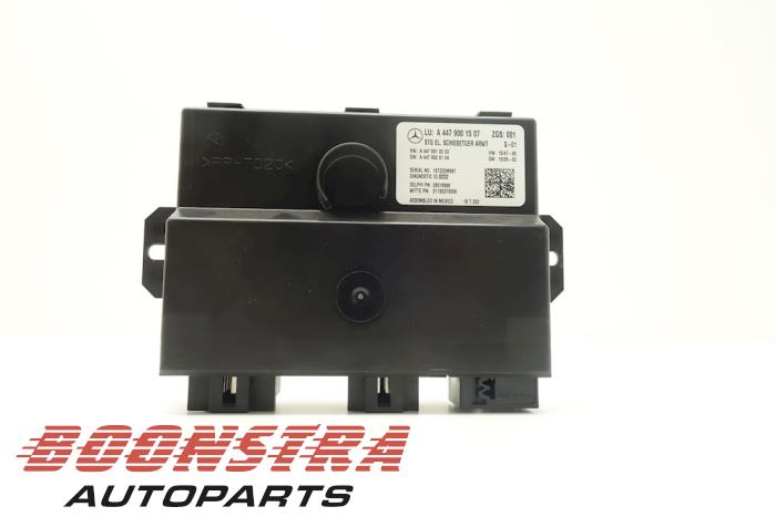 Schuifdeur computer van een Mercedes-Benz V (447.8) 2.1 250 BlueTEC, 250 d 16V 2016