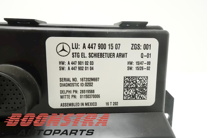 Schuifdeur computer van een Mercedes-Benz V (447.8) 2.1 250 BlueTEC, 250 d 16V 2016