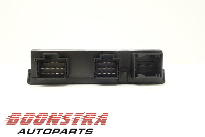 Schuifdeur computer van een Mercedes-Benz V (447.8) 2.1 250 BlueTEC, 250 d 16V 2016