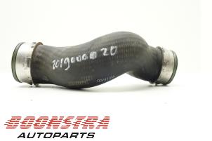 Gebruikte Intercooler Slang Volkswagen Multivan T5 (7E/7HC/7HF/7HM) 1.9 TDi Prijs € 30,19 Inclusief btw aangeboden door Boonstra Autoparts