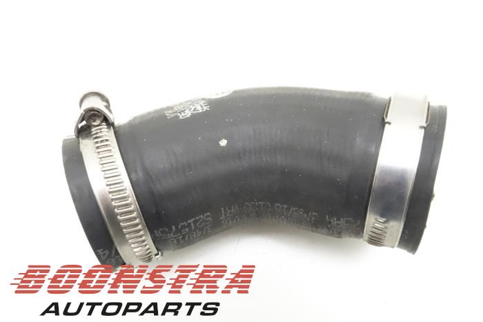 Gebruikte Intercooler Slang Volkswagen Golf VII Variant (AUVV) 1.6 TDI BlueMotion 16V Prijs € 24,95 Margeregeling aangeboden door Boonstra Autoparts