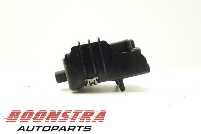Gebruikte Diversen Tesla Model S 85 Prijs € 199,00 Margeregeling aangeboden door Boonstra Autoparts