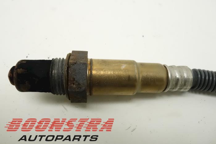 Lambda Sonde van een Citroën C4 Cactus (0B/0P) 1.6 e-Hdi 92 2015