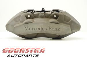 Gebruikte Remklauw (Tang) links-voor Mercedes C Estate (S205) C-450 AMG Sport 3.0 V6 24V Turbo 4-Matic Prijs € 179,95 Margeregeling aangeboden door Boonstra Autoparts