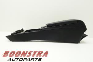 Gebruikte Middenconsoles Mercedes C (W204) 2.2 C-220 CDI 16V BlueEFFICIENCY Prijs € 175,00 Margeregeling aangeboden door Boonstra Autoparts