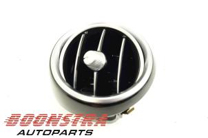 Gebruikte Luchtrooster Dashboard Mercedes C Estate (S205) C-450 AMG Sport 3.0 V6 24V Turbo 4-Matic Prijs € 36,75 Margeregeling aangeboden door Boonstra Autoparts