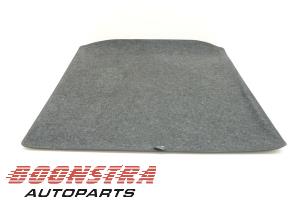 Gebruikte Kofferbak Mat Skoda Octavia Combi (5EAC) 1.6 TDI Greenline 16V Prijs € 44,25 Margeregeling aangeboden door Boonstra Autoparts