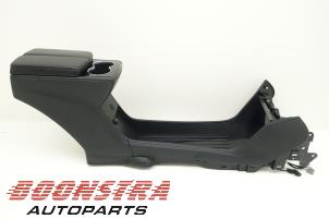 Gebruikte Middenconsoles Tesla Model S 70 Prijs € 249,95 Margeregeling aangeboden door Boonstra Autoparts