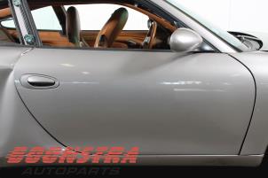 Gebruikte Portier 2Deurs rechts Porsche 911 (996) 3.6 Carrera 4 24V Prijs € 199,95 Margeregeling aangeboden door Boonstra Autoparts