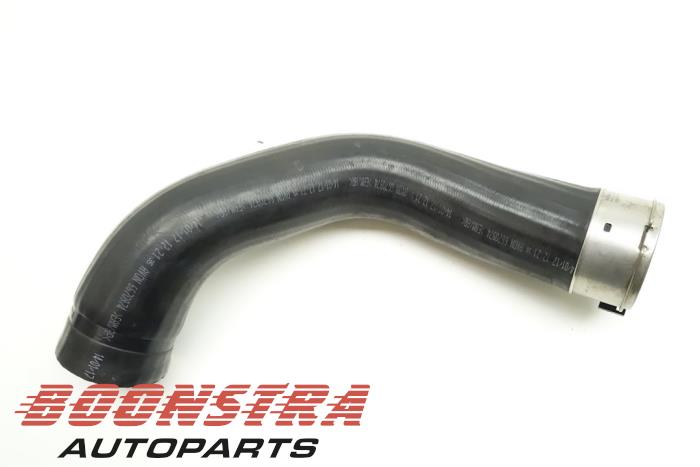 Gebruikte Intercooler Slang Renault Clio IV (5R) 0.9 Energy TCE 90 12V Prijs € 24,95 Margeregeling aangeboden door Boonstra Autoparts