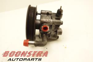 Gebruikte Waterpomp Suzuki Grand Vitara II (JT) 2.0 16V Prijs € 36,75 Margeregeling aangeboden door Boonstra Autoparts