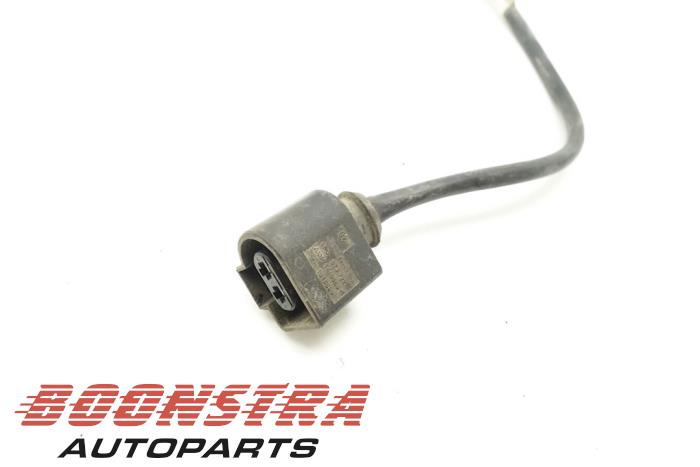 Adblue injector van een Volkswagen Transporter T6 2.0 TDI 150 2016