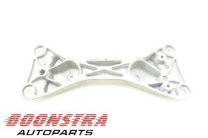 Gebruikte Versnellingsbak Steun BMW 1 serie (F20) 116i 1.5 12V Prijs € 24,95 Margeregeling aangeboden door Boonstra Autoparts