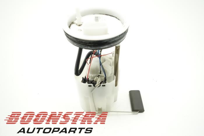 Gebruikte Tank element Pomp Volkswagen Up! (121) 1.0 12V 60 Prijs € 24,95 Margeregeling aangeboden door Boonstra Autoparts