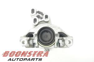 Gebruikte Versnellingsbak Steun Mercedes A (W176) 1.6 A-180 16V Prijs € 24,95 Margeregeling aangeboden door Boonstra Autoparts